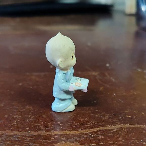 Vintage Precious Moments Mini Pewter Ring Bearer Figurine - Picture 4 of 5